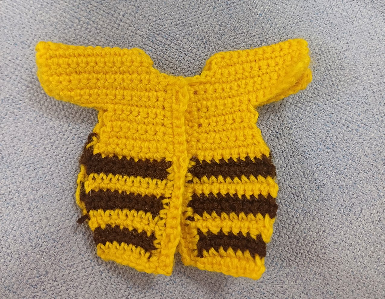Blog content image for 'Bee dress for a small doll'