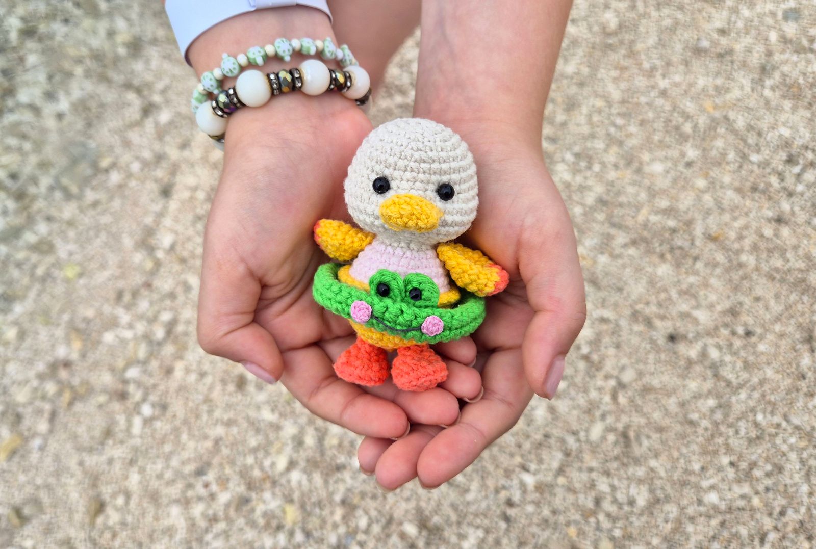 Blog content image for 'Free Crochet Pattern Keychain Duck Mimi'