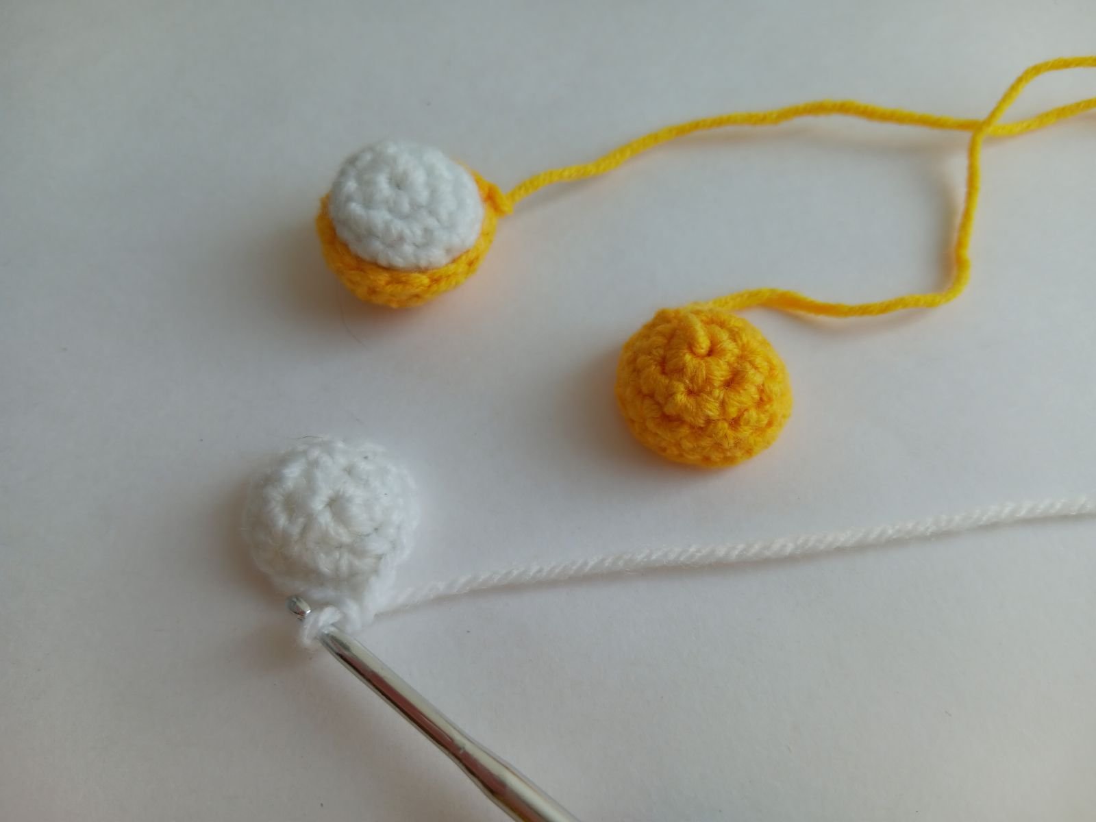 Blog-Inhaltsbild für 'Insekten häkeln. Kostenlose Häkelanleitung'