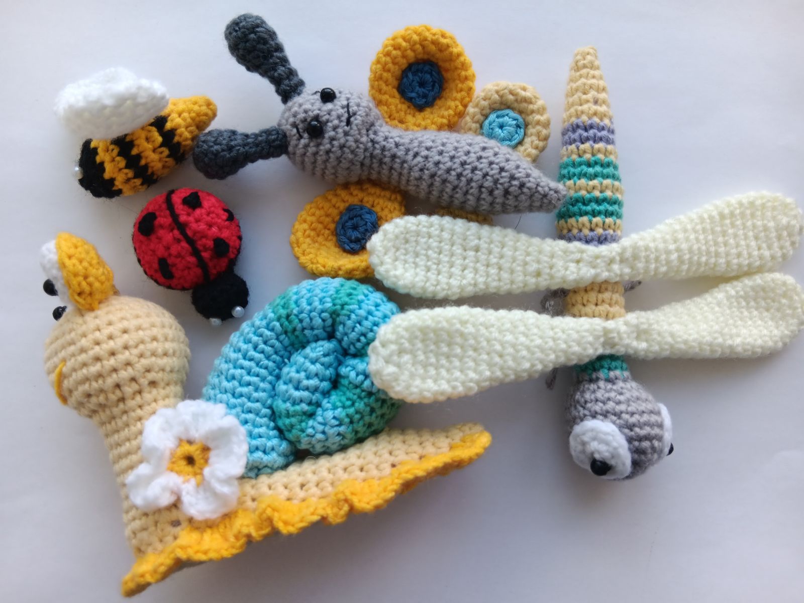 Blog-Inhaltsbild für 'Insekten häkeln. Kostenlose Häkelanleitung'