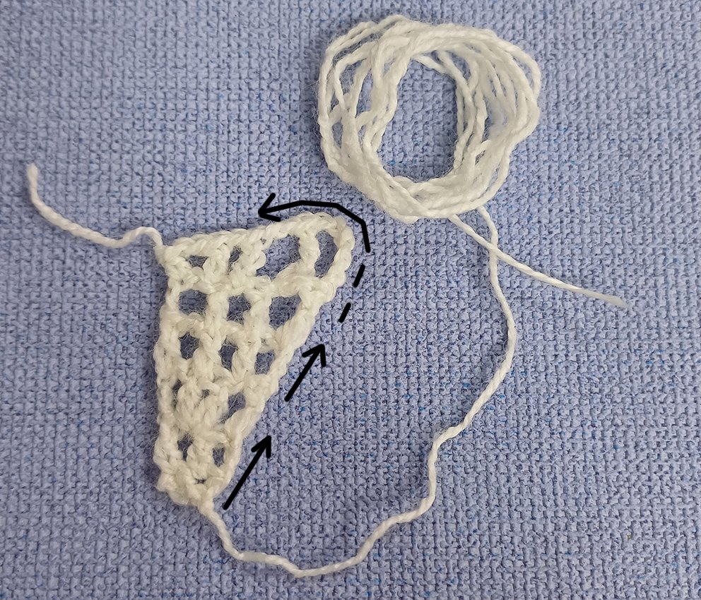 Blog content image for 'Bee dress for a small doll'