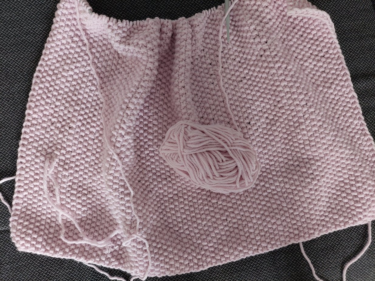 Blog-Inhaltsbild für 'Babydecke stricken: Einfaches Perlmuster & süßer Picot-Rand – kostenlose Anleitung'