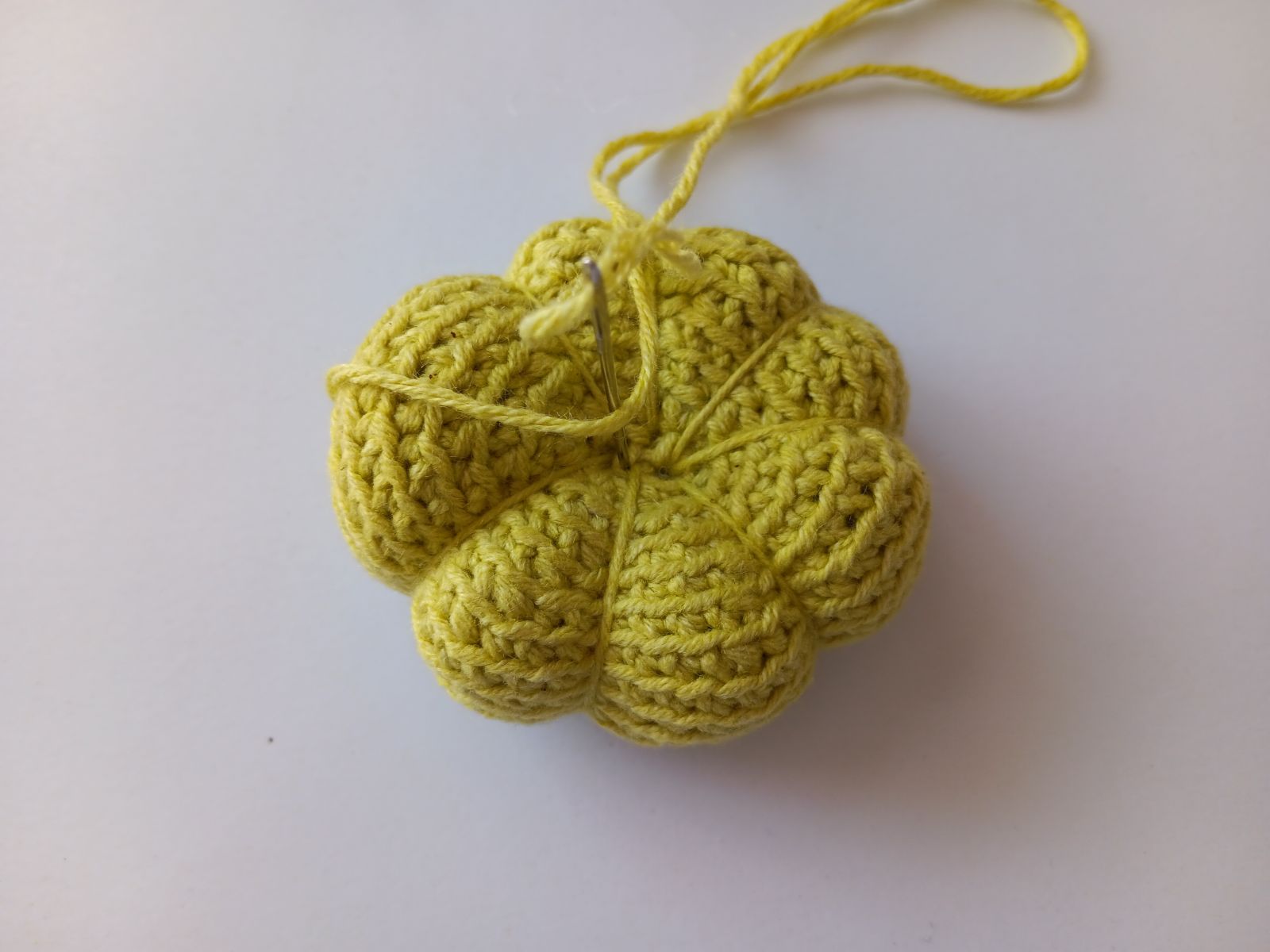 Blog-Inhaltsbild für 'Halloween Deko häkeln. Kostenlose Anleitung für Wichtel'