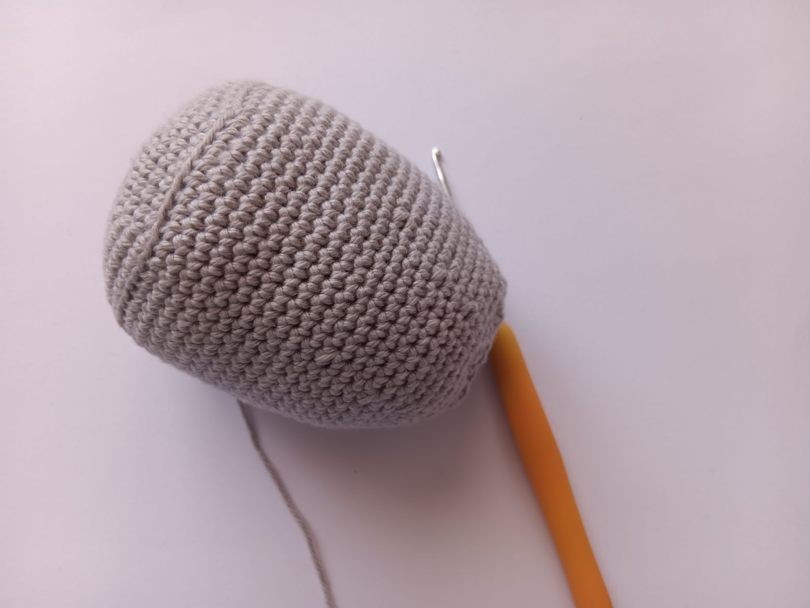 Blog-Inhaltsbild für 'Wichtel häkeln. Kostenlose Häkelanleitung für Karottenwichtel'