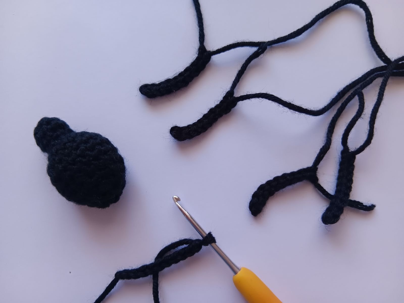 Blog-Inhaltsbild für 'Wichtel häkeln. Kostenlose Häkelanleitung für Karottenwichtel'