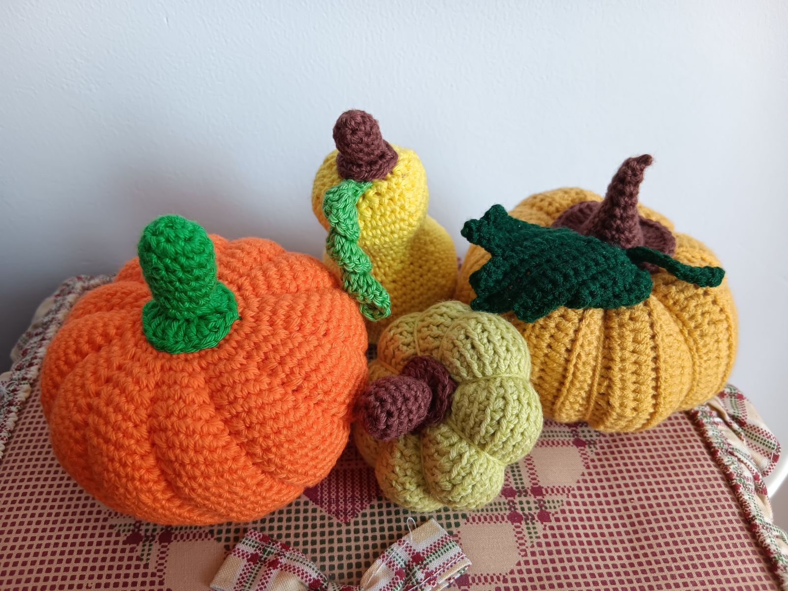 Blog-Inhaltsbild für 'Wichtel häkeln. Kostenlose Häkelanleitung für Karottenwichtel'