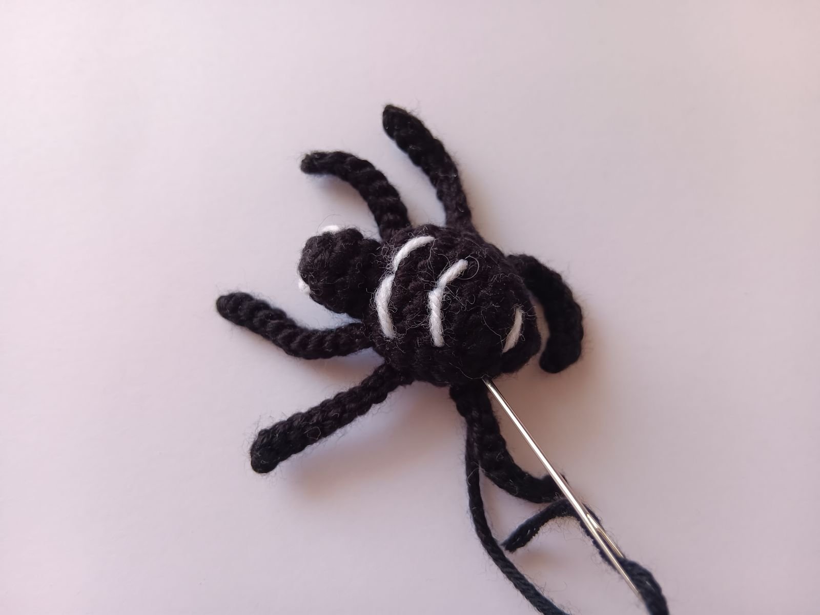 Blog-Inhaltsbild für 'Halloween Deko häkeln. Kostenlose Anleitung für Wichtel'