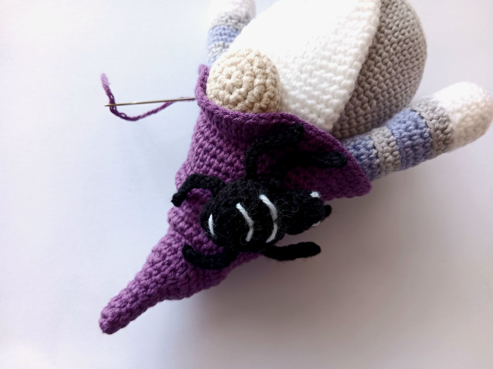 Blog-Inhaltsbild für 'Wichtel häkeln. Kostenlose Häkelanleitung für Fliegenpilzwichtel'