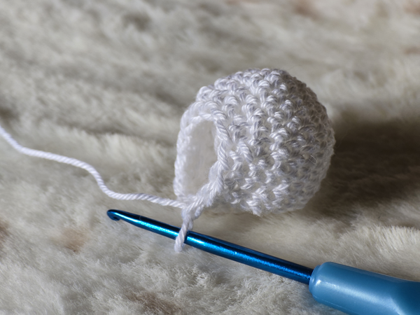 Blog-Inhaltsbild für 'Kostenlose Mini Geister Häkelanleitung'