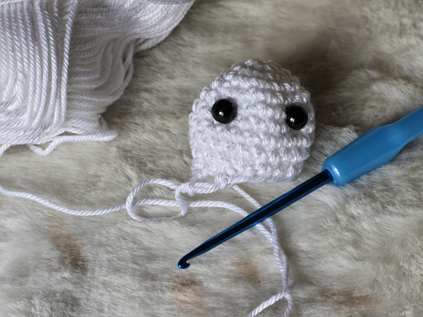 Blog-Inhaltsbild für 'Kostenlose Mini Geister Häkelanleitung'