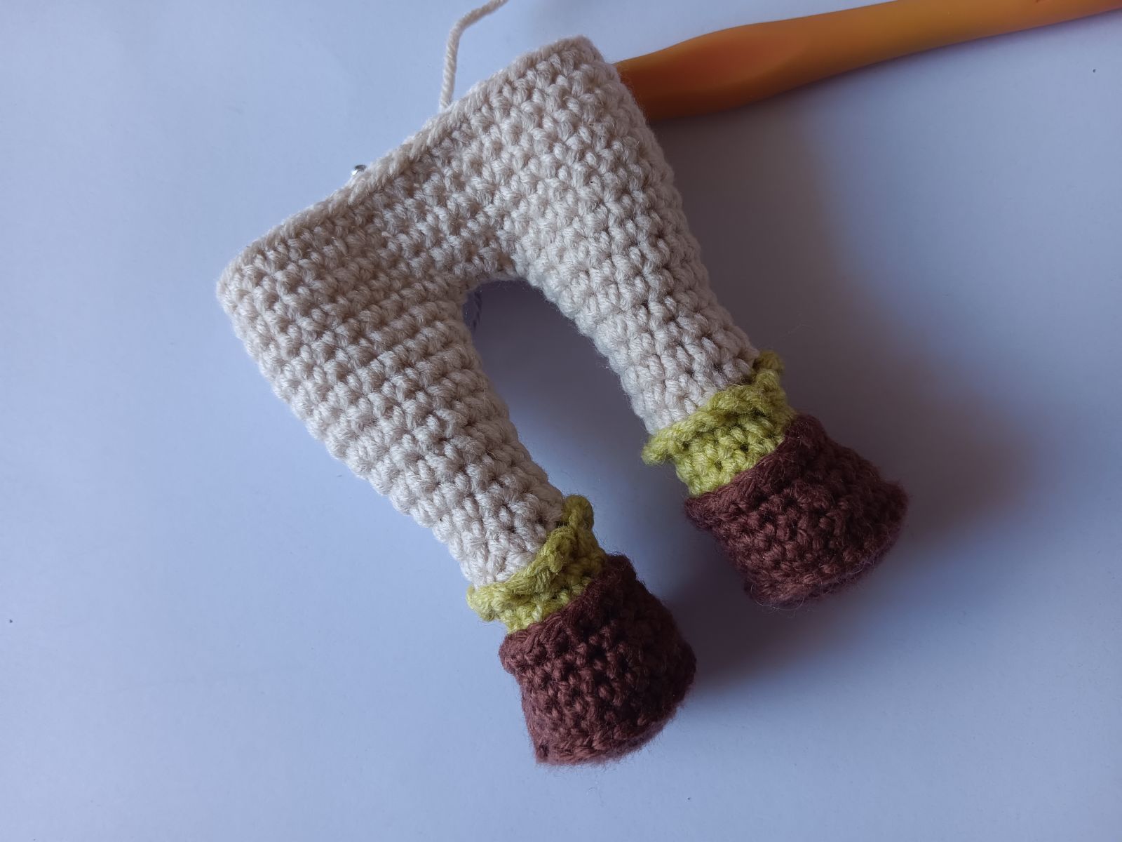 Blog-Inhaltsbild für 'Kostenlose Häkelanleitung für Puppe Coney mit Hasenmütze'