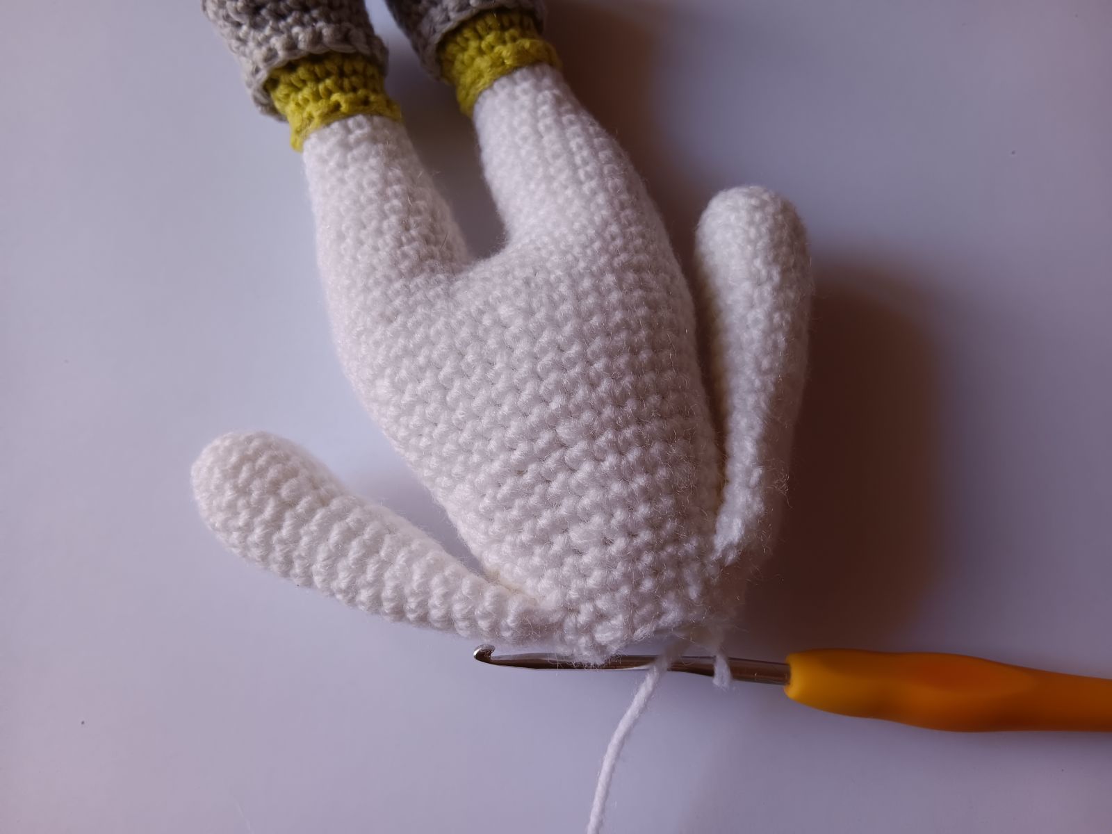 Blog-Inhaltsbild für 'Kostenlose Häkelanleitung für Puppe Coney mit Hasenmütze'