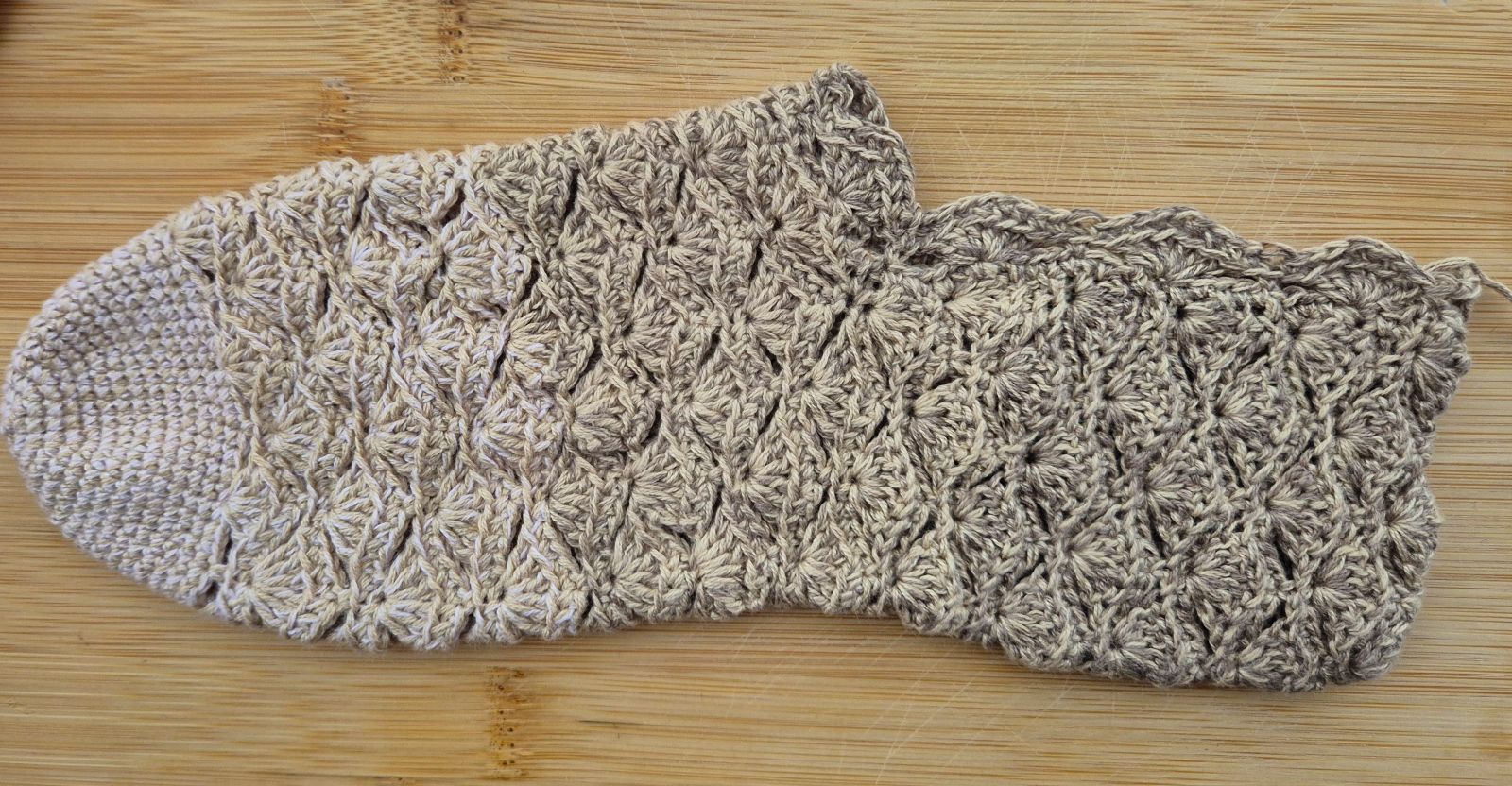 Blog-Inhaltsbild für 'Kostenlose Häkelanleitung Herbstsocken'