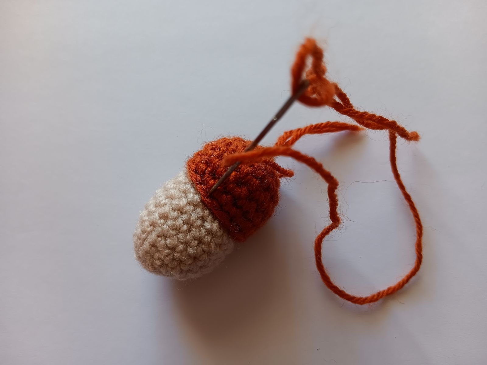 Blog-Inhaltsbild für 'Kostenlose Häkelanleitung für Eichel Babyschuhe'