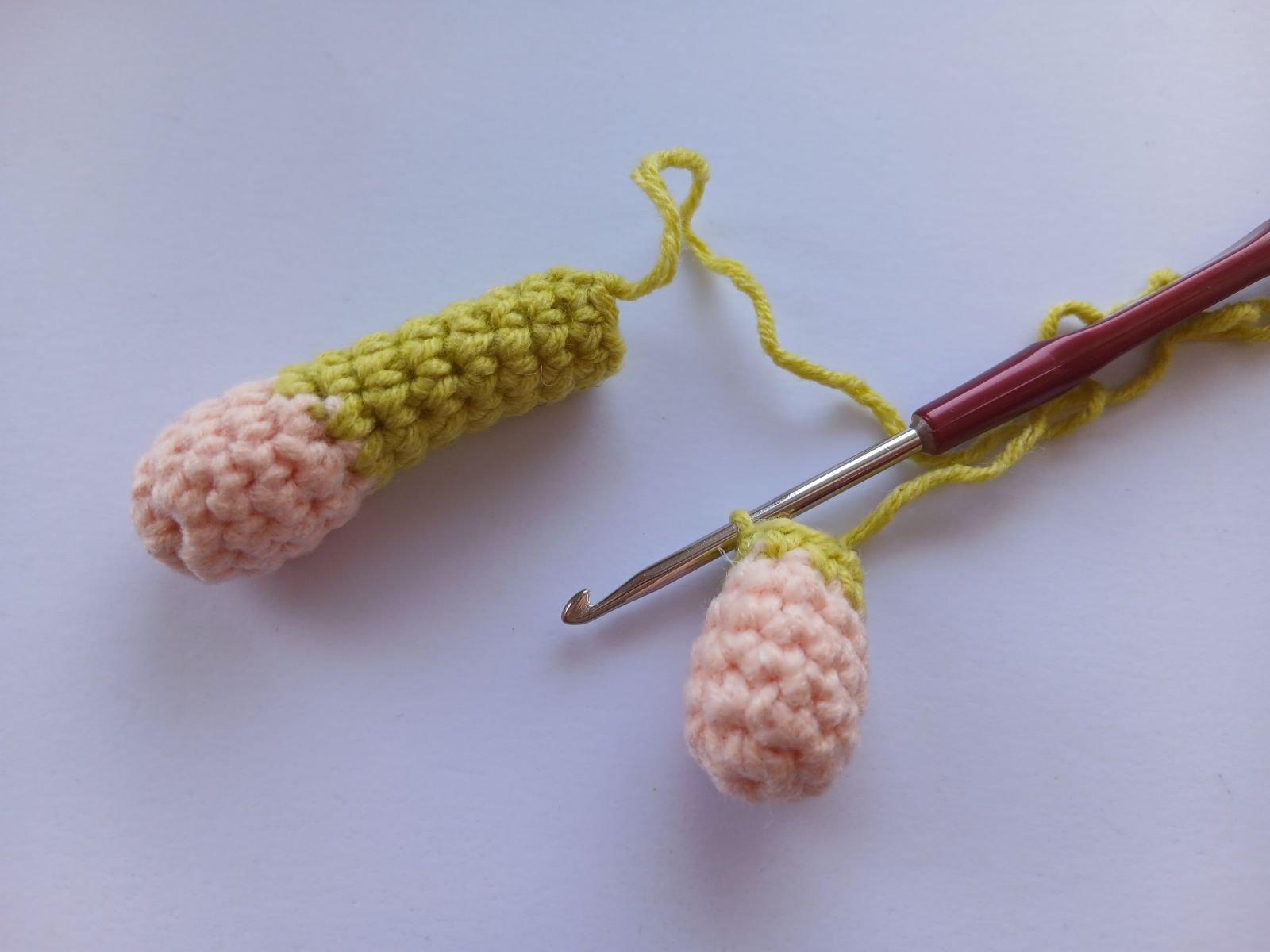 Blog-Inhaltsbild für 'Wichtel häkeln. Kostenlose Häkelanleitung für Karottenwichtel'