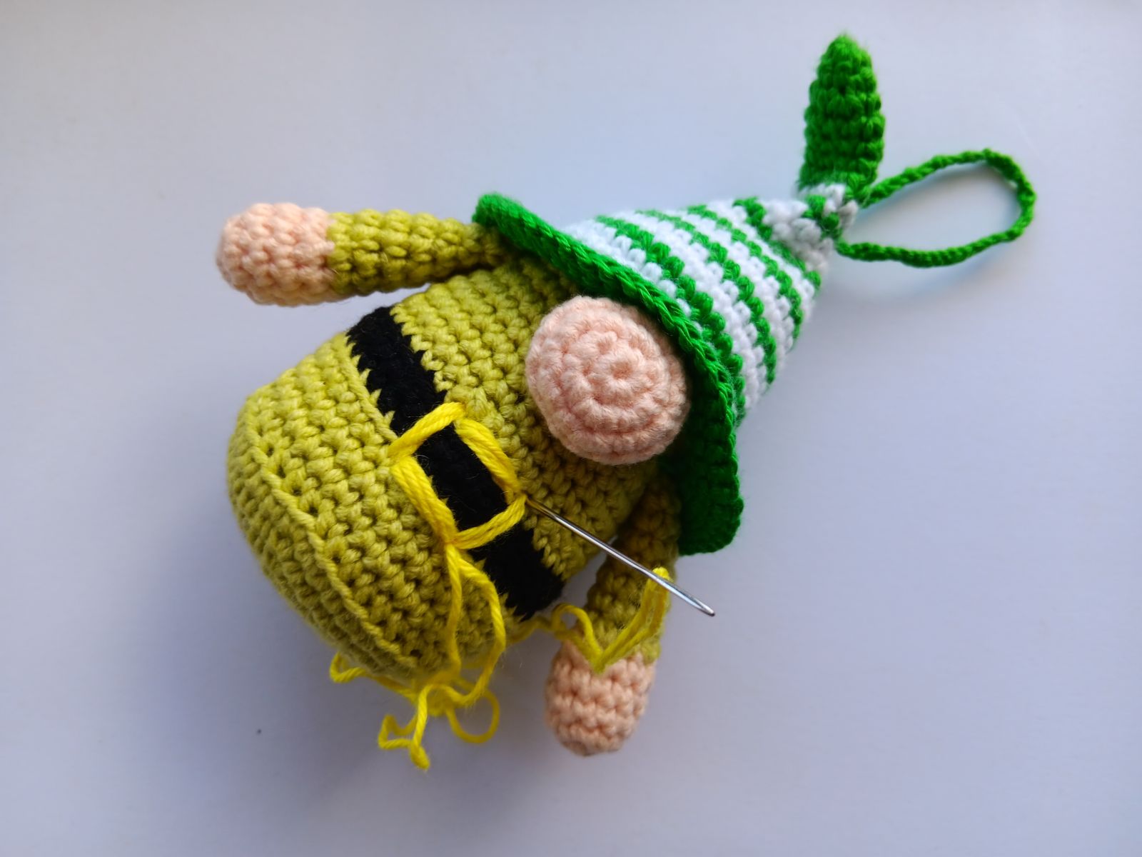 Blog-Inhaltsbild für 'Wichtel häkeln. Kostenlose Häkelanleitung für Fliegenpilzwichtel'