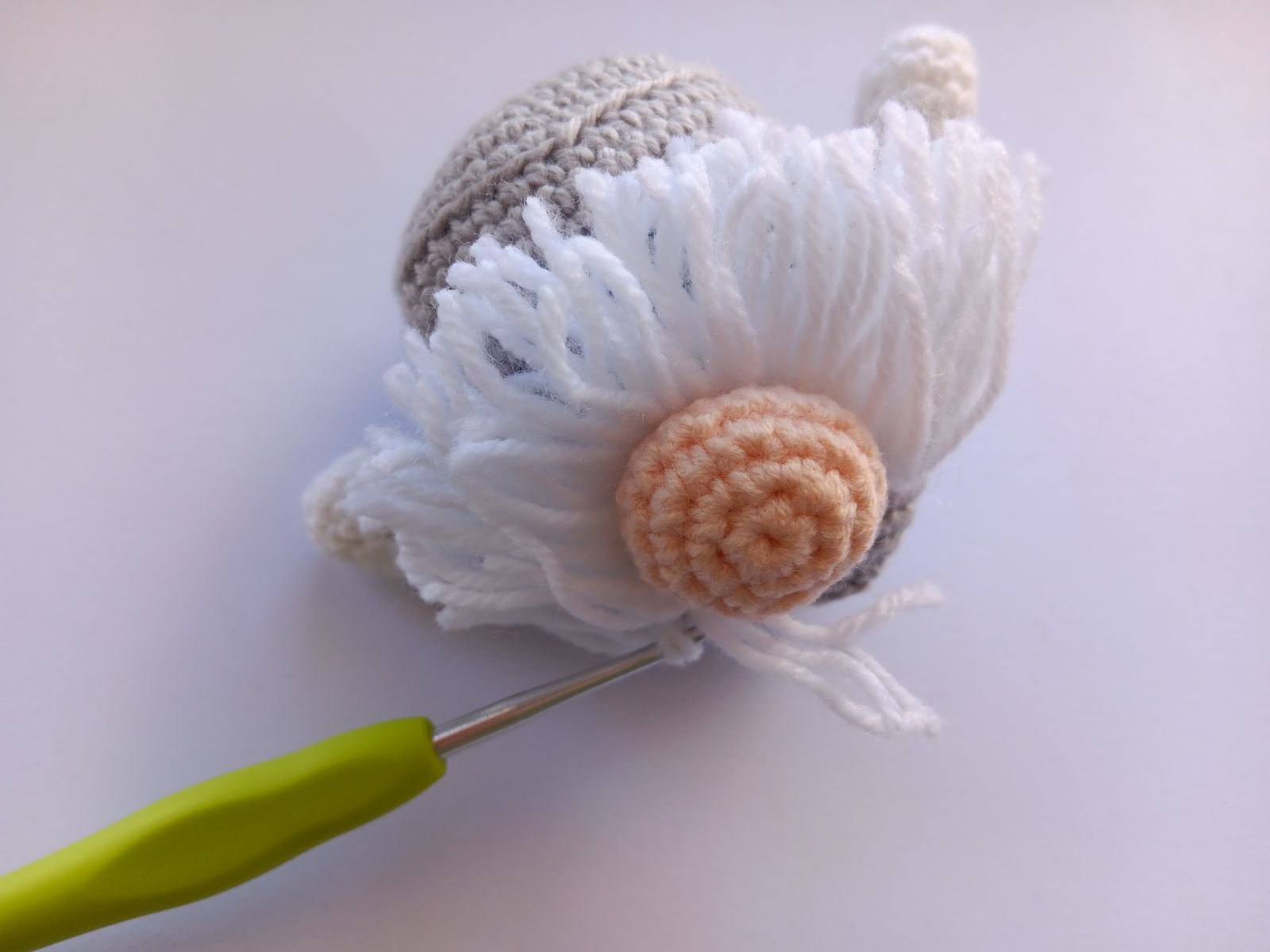 Blog-Inhaltsbild für 'Wichtel häkeln. Kostenlose Häkelanleitung für Karottenwichtel'