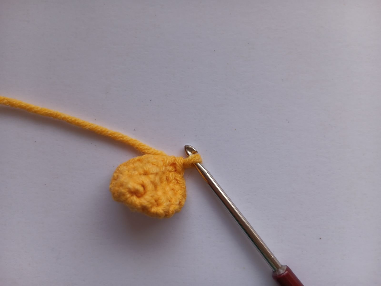 Blog-Inhaltsbild für 'Pilzpuppe häkeln. Kostenlose Häkelanleitung für Fliegenpilzpuppe'