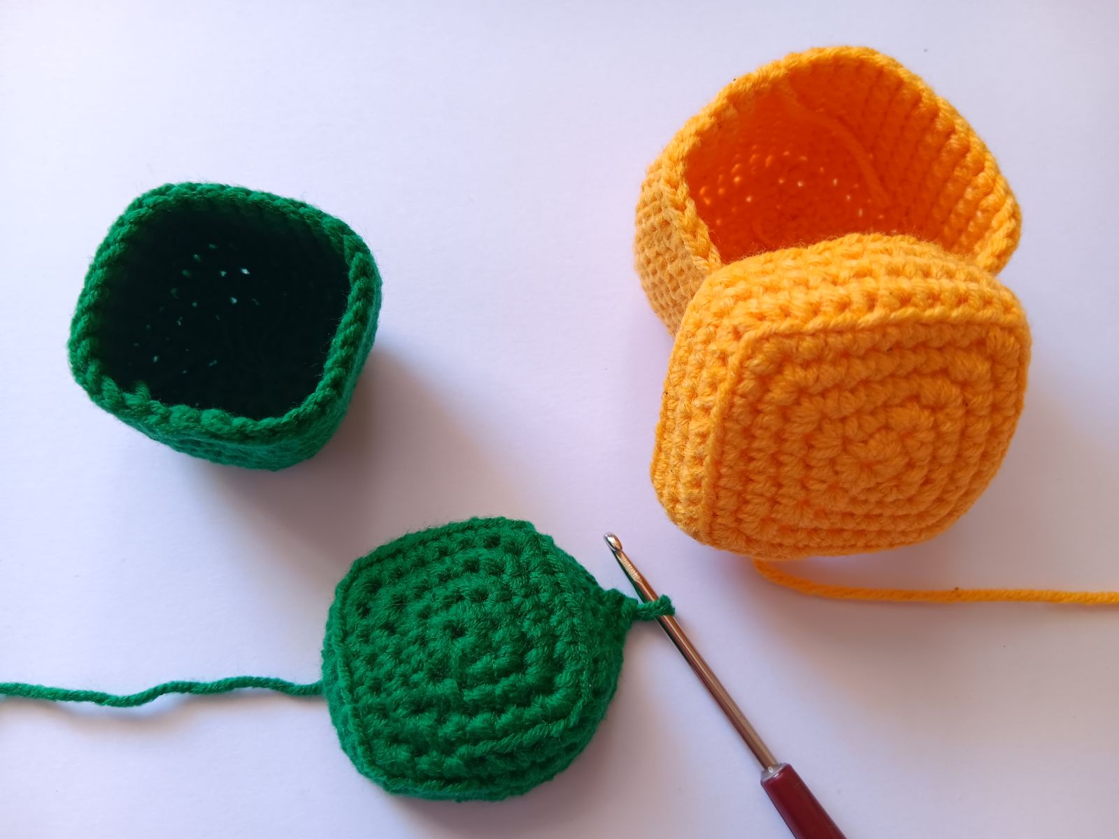 Blog-Inhaltsbild für 'Wichtel häkeln. Kostenlose Häkelanleitung für Karottenwichtel'