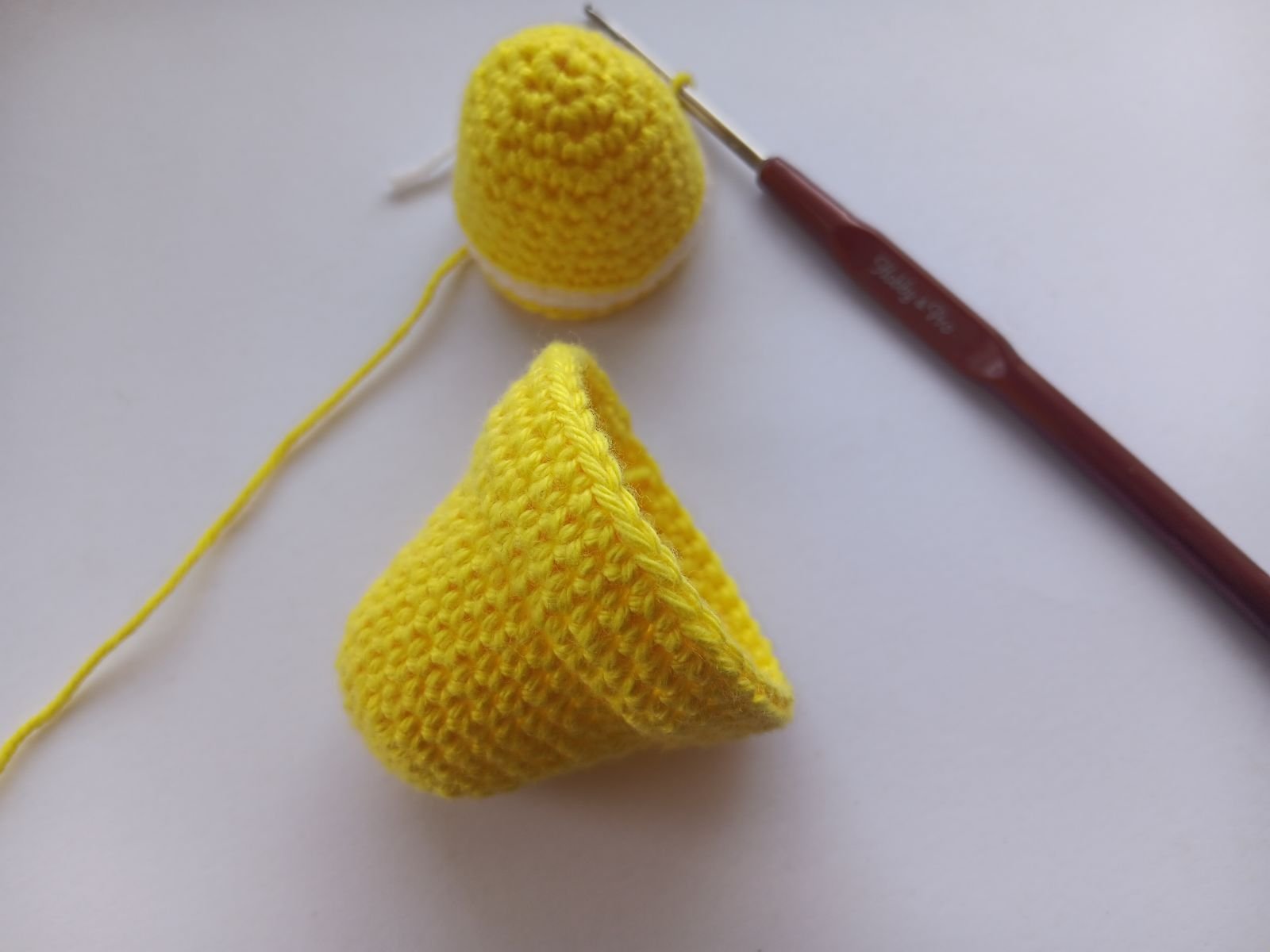 Blog-Inhaltsbild für 'Wichtel häkeln. Kostenlose Häkelanleitung für Karottenwichtel'