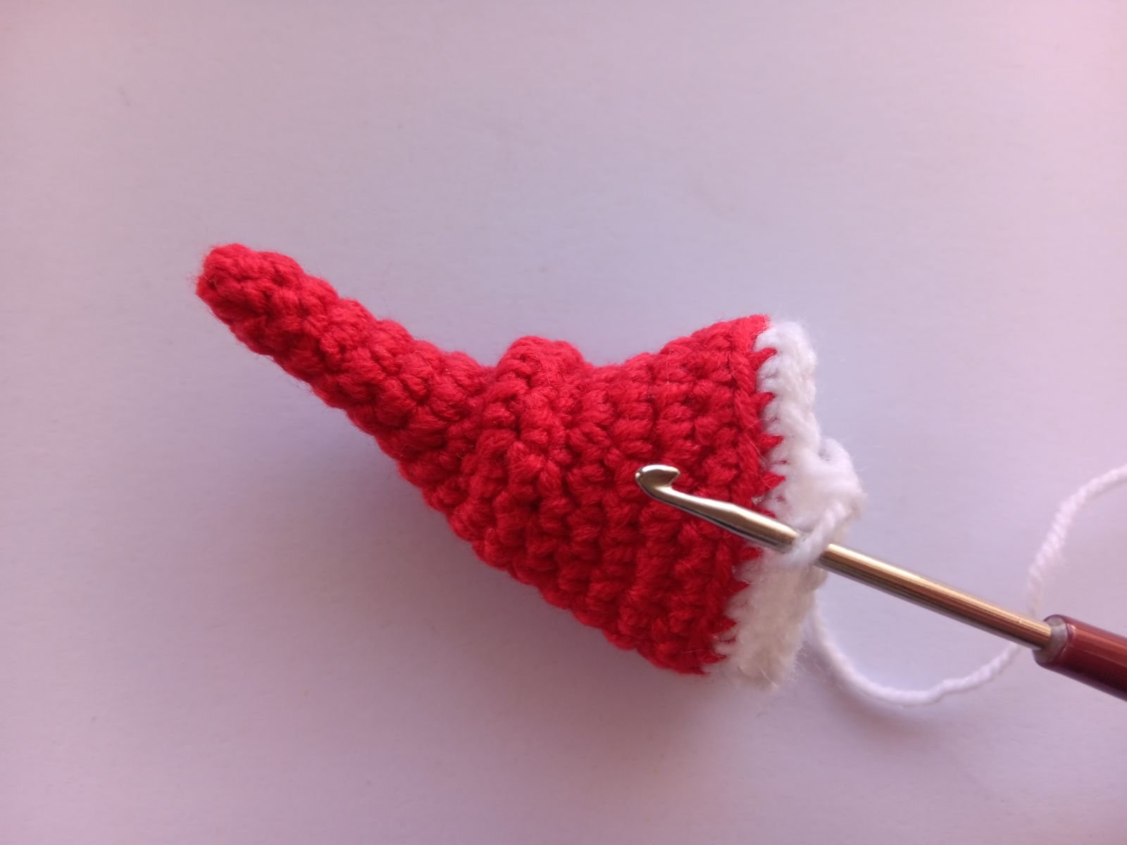 Blog-Inhaltsbild für 'Bunter Hahn. Kostenlose Häkelanleitung'