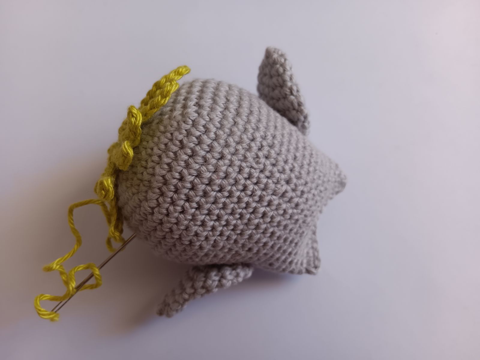 Blog-Inhaltsbild für 'Bunter Hahn. Kostenlose Häkelanleitung'