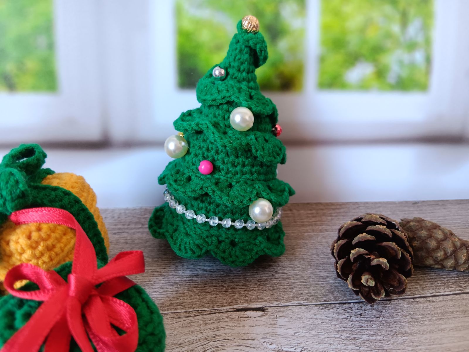 Blog-Inhaltsbild für 'Weihnachtsdeko häkeln. Kostenlose Häkelanleitung für Schneemann'