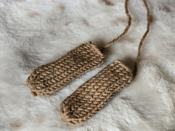 Blog-Inhaltsbild für 'Kostenlose Strickanleitung für das Rentier "Holly"'