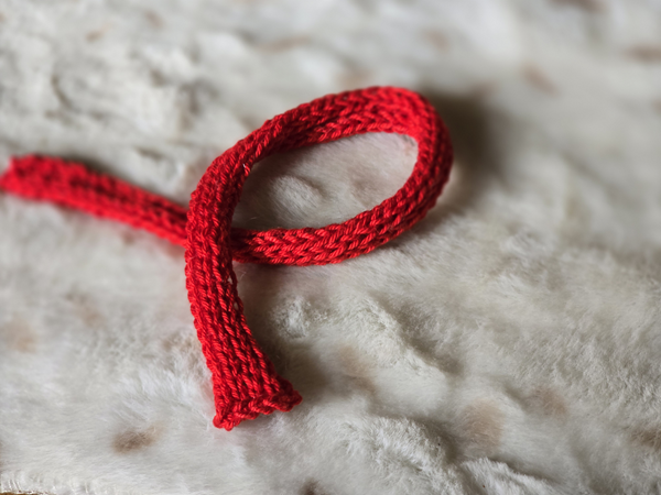 Blog-Inhaltsbild für 'Kostenlose Strickanleitung für das Rentier "Holly"'