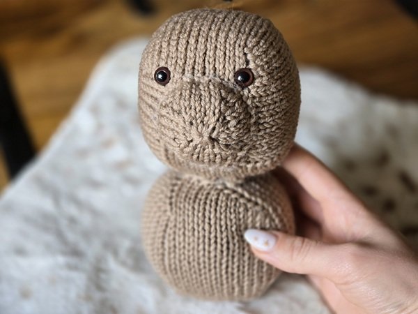 Blog-Inhaltsbild für 'Kostenlose Strickanleitung für den Bär "Bella"'