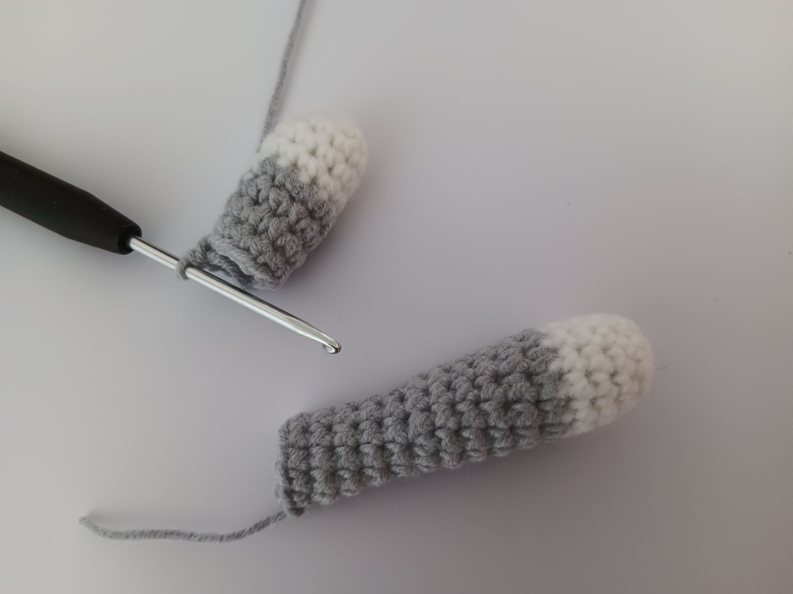 Blog-Inhaltsbild für 'Puppe häkeln. Kostenlose Häkelanleitung für Puppe mit Hasenmütze'