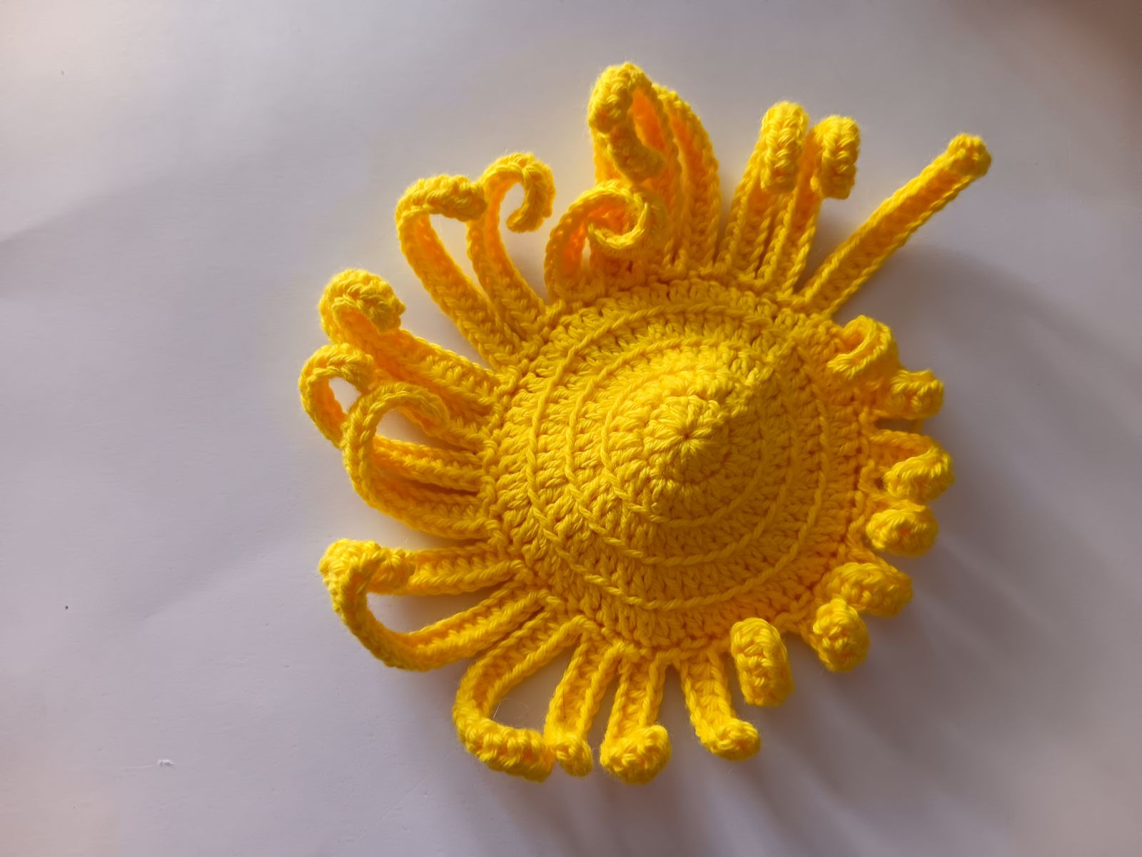 Blog-Inhaltsbild für 'Kostenlose Häkelanleitung für Puppe Coney mit Hasenmütze'