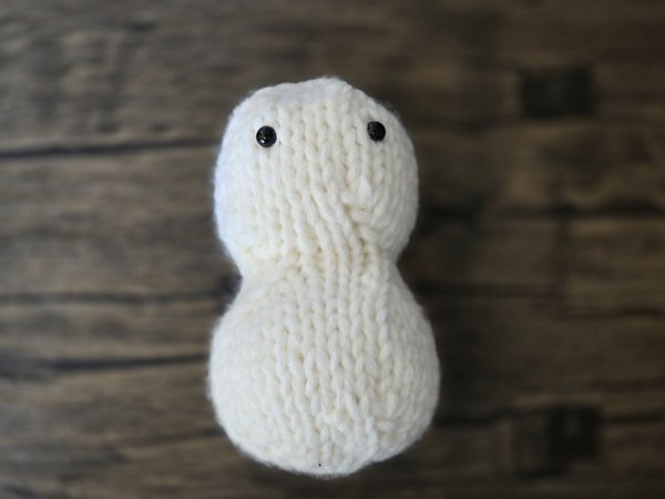 Blog-Inhaltsbild für 'Kostenlose Strickanleitung für Hase Hanna'