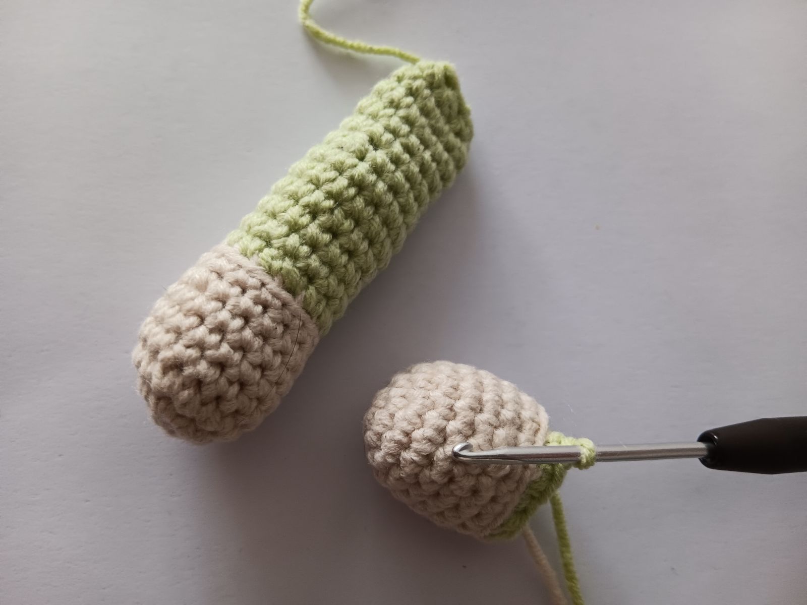 Blog-Inhaltsbild für 'Wichtel häkeln. Kostenlose Häkelanleitung für Karottenwichtel'