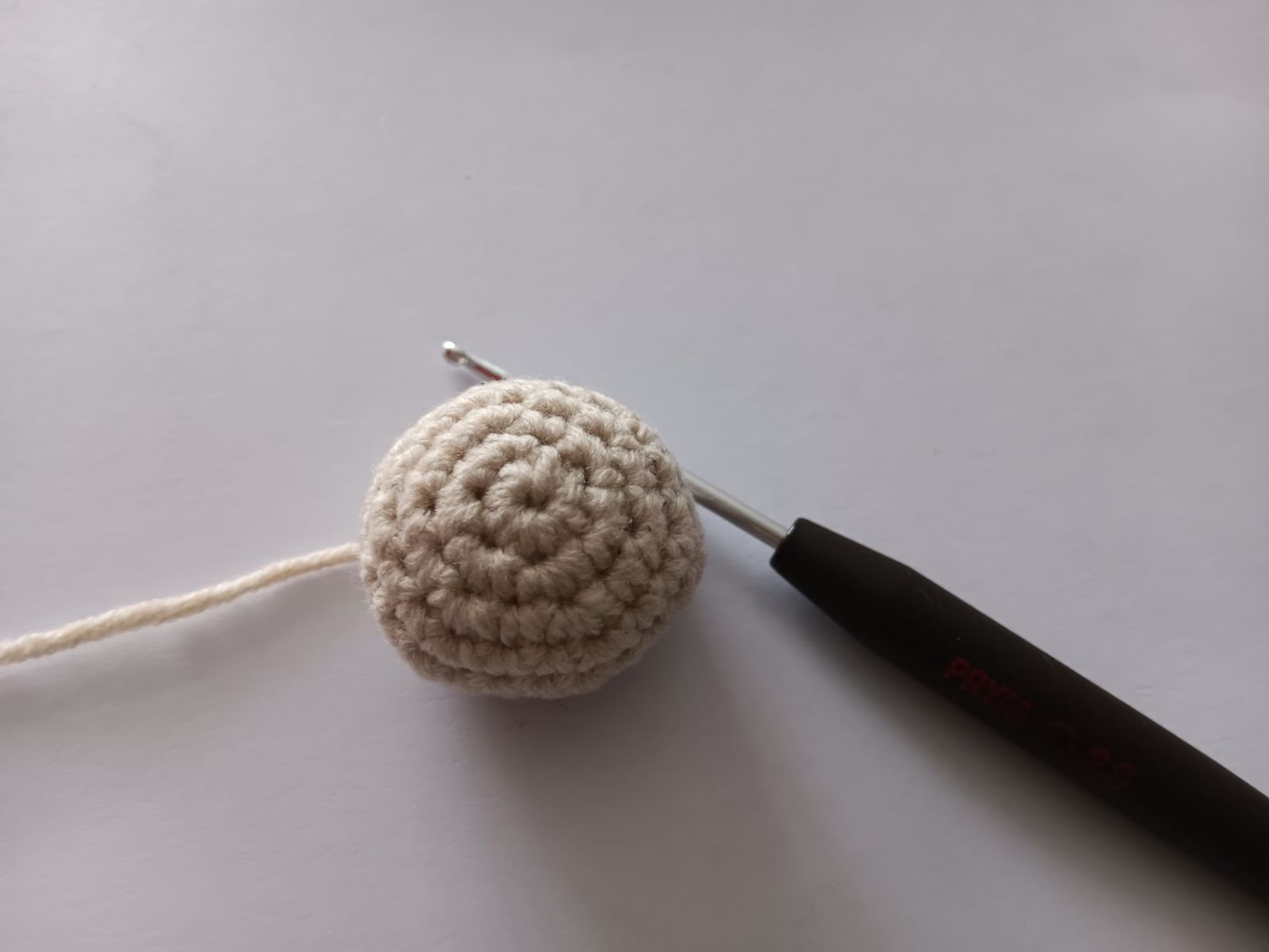 Blog-Inhaltsbild für 'Wichtel häkeln. Kostenlose Häkelanleitung für Karottenwichtel'