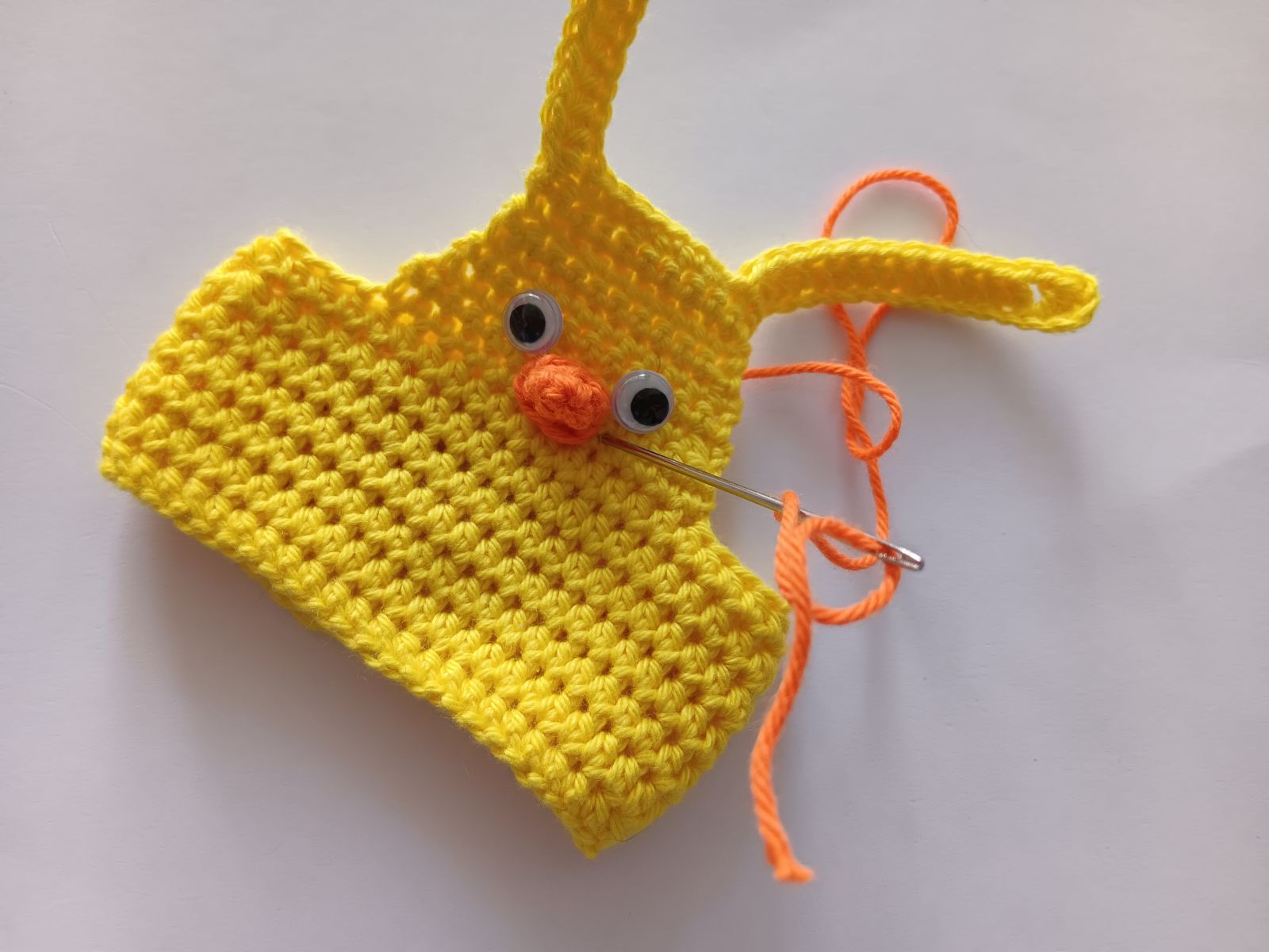 Blog-Inhaltsbild für 'Kostenlose Anleitung: Niedliche Kuschel Küken für Ostern häkeln'