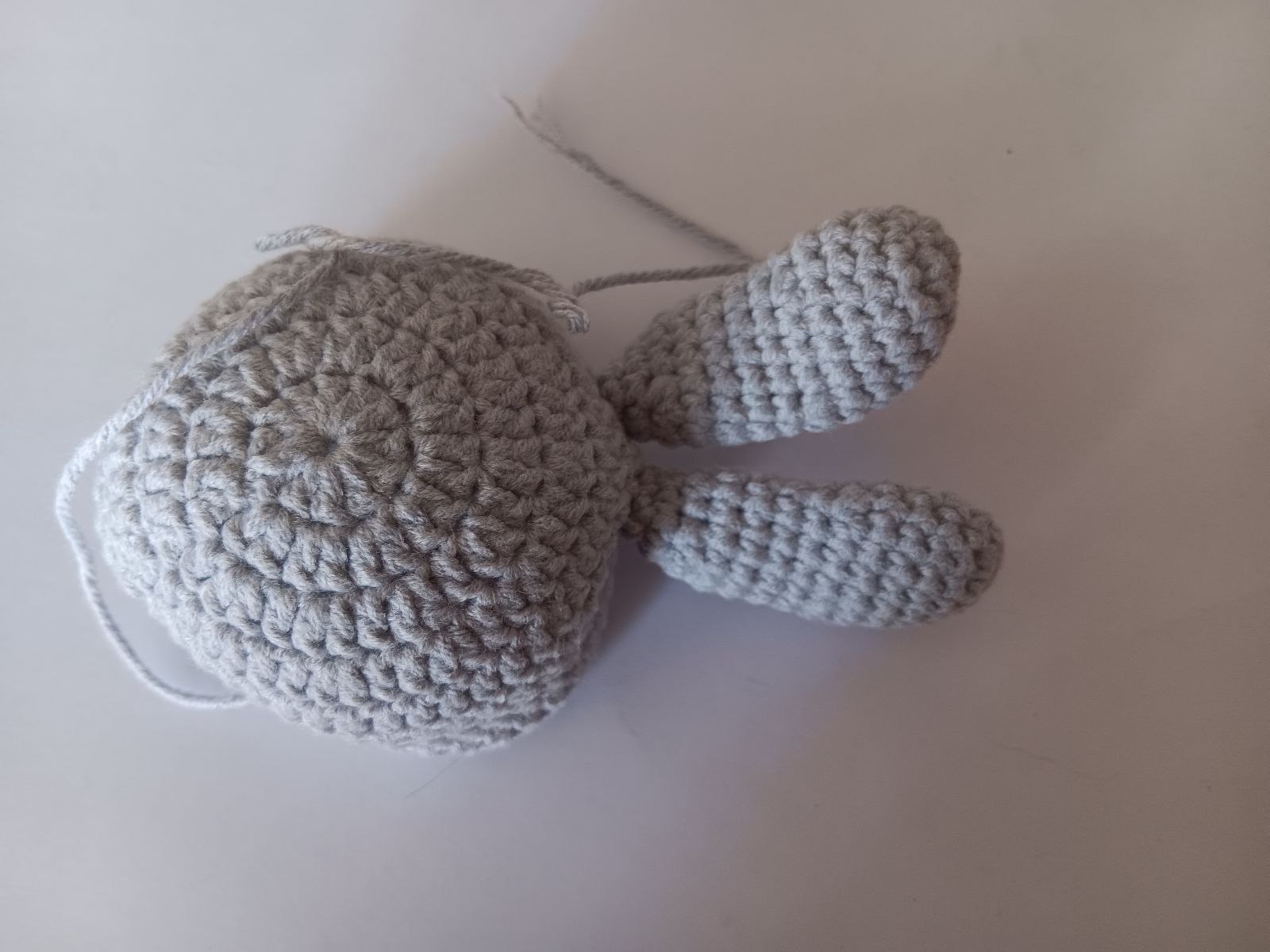 Blog-Inhaltsbild für 'Kostenlose Häkelanleitung für Puppe Coney mit Hasenmütze'