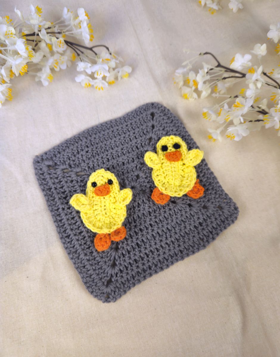 Blog content image for 'Free Crochet Pattern for a Chick Applique'