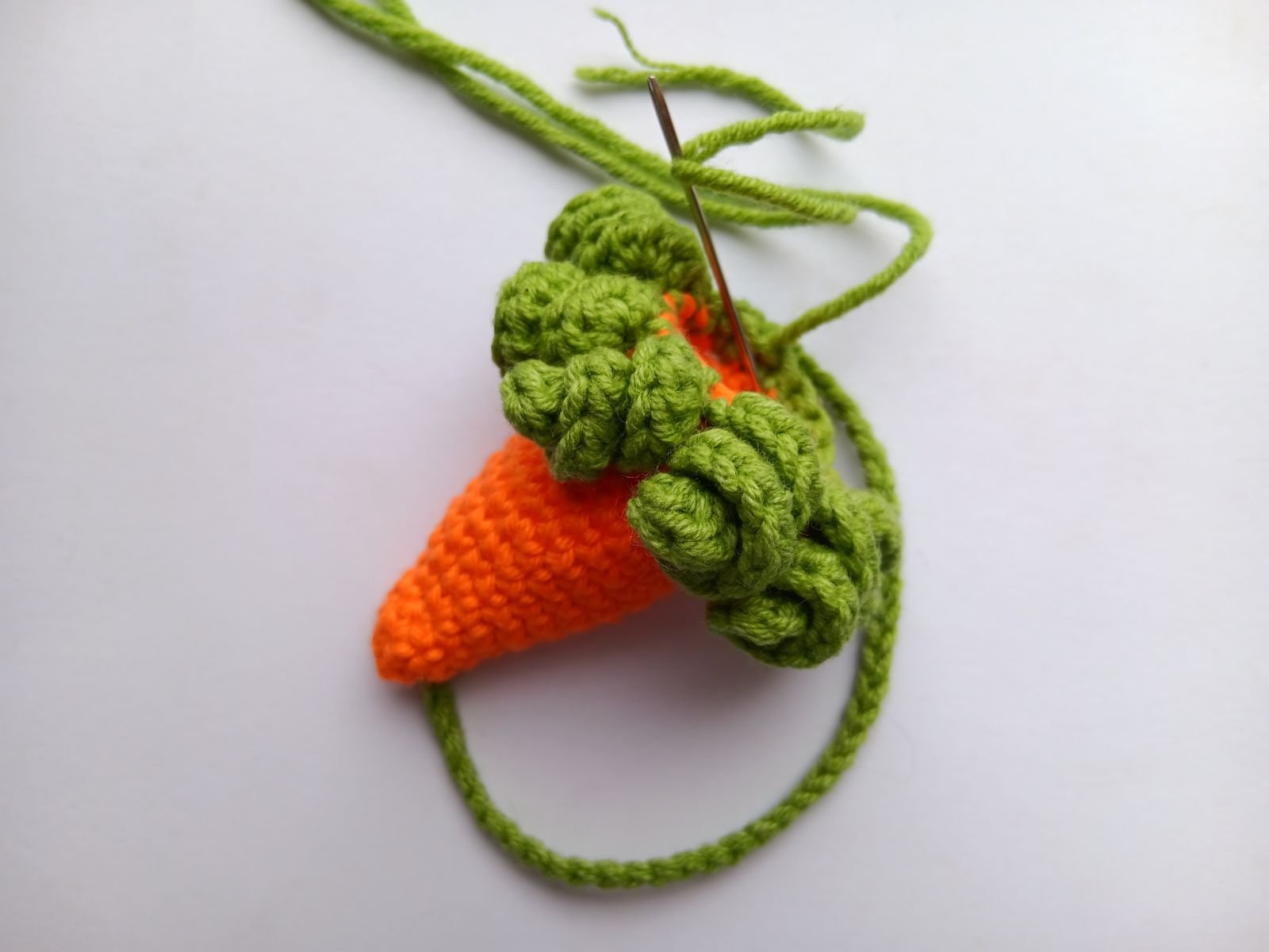 Blog-Inhaltsbild für 'Kostenlose Häkelanleitung für Puppe Coney mit Hasenmütze'