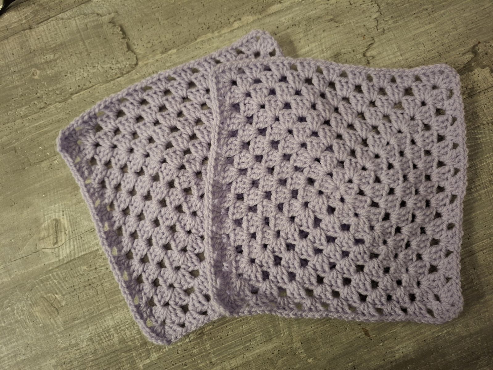 Blog-Inhaltsbild für 'Blumenpflücker-Trösterbärchen – liebevolles Schnuffeltuch | kostenlose Häkelanleitung'