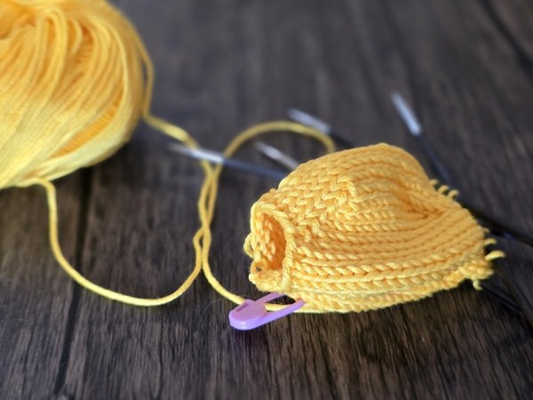 Blog-Inhaltsbild für 'Kostenlose Strickanleitung für ein Küken'