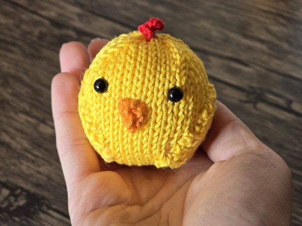 Blog-Inhaltsbild für 'Kostenlose Strickanleitung für ein Küken'