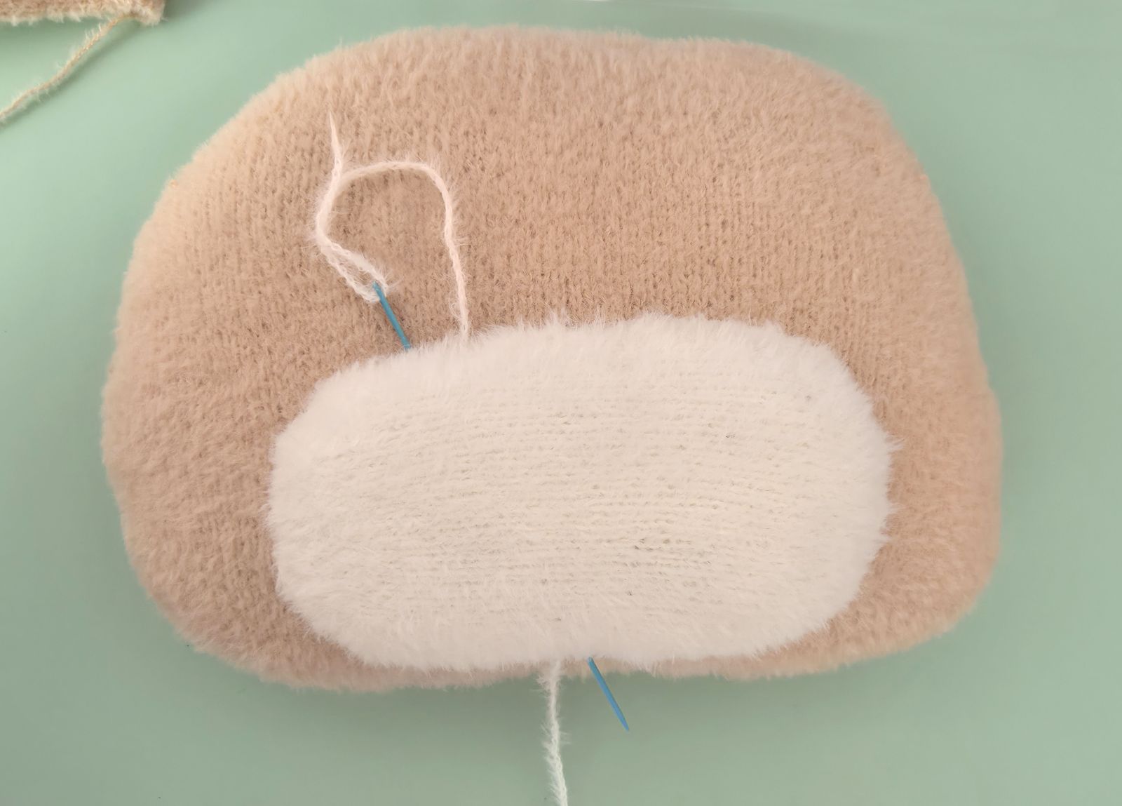 Blog-Inhaltsbild für 'Cuddly Puppy Cushion'