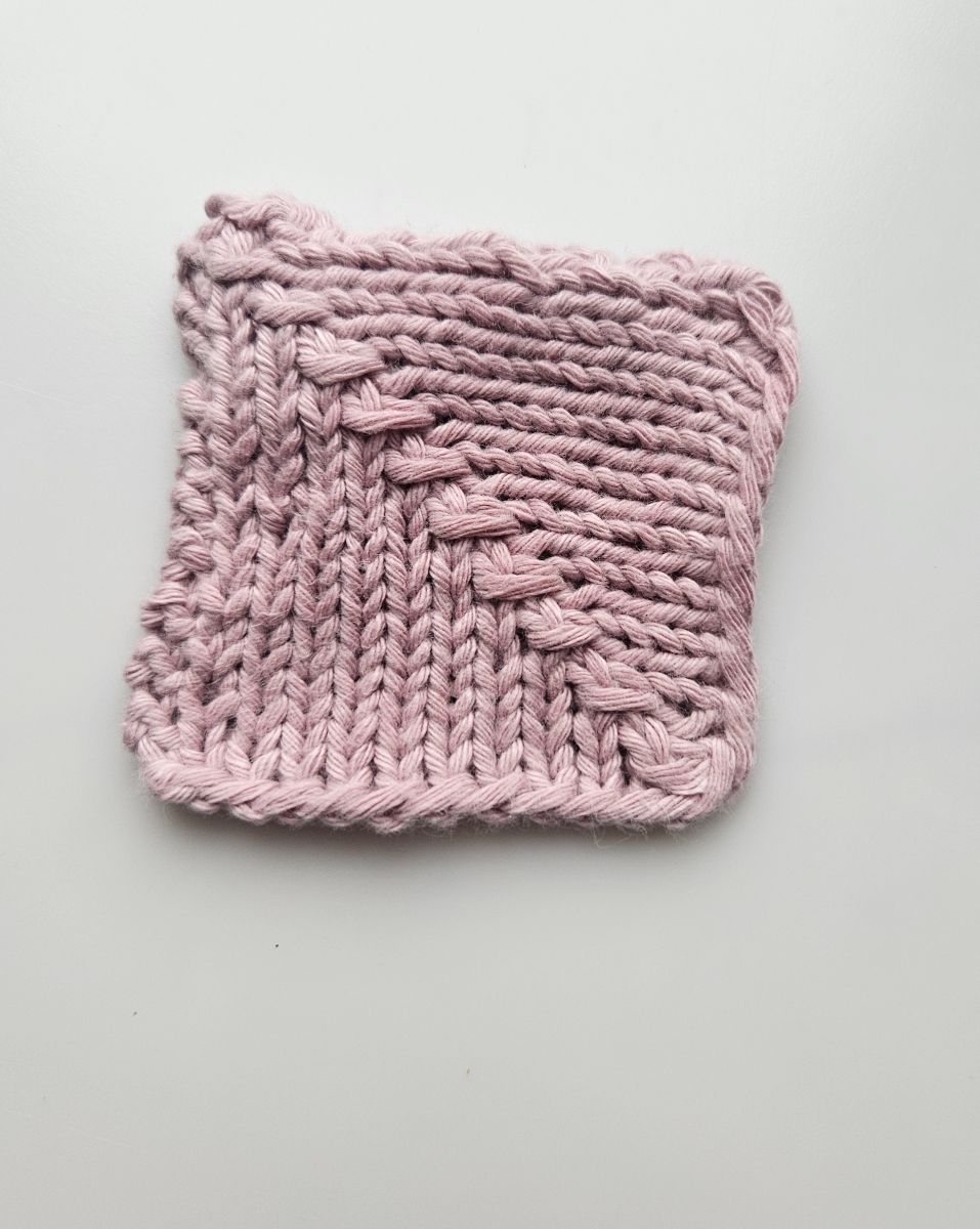 Blog-Inhaltsbild für 'Wie man Mitred Squares strickt: ein Tutorial für Anfänger'