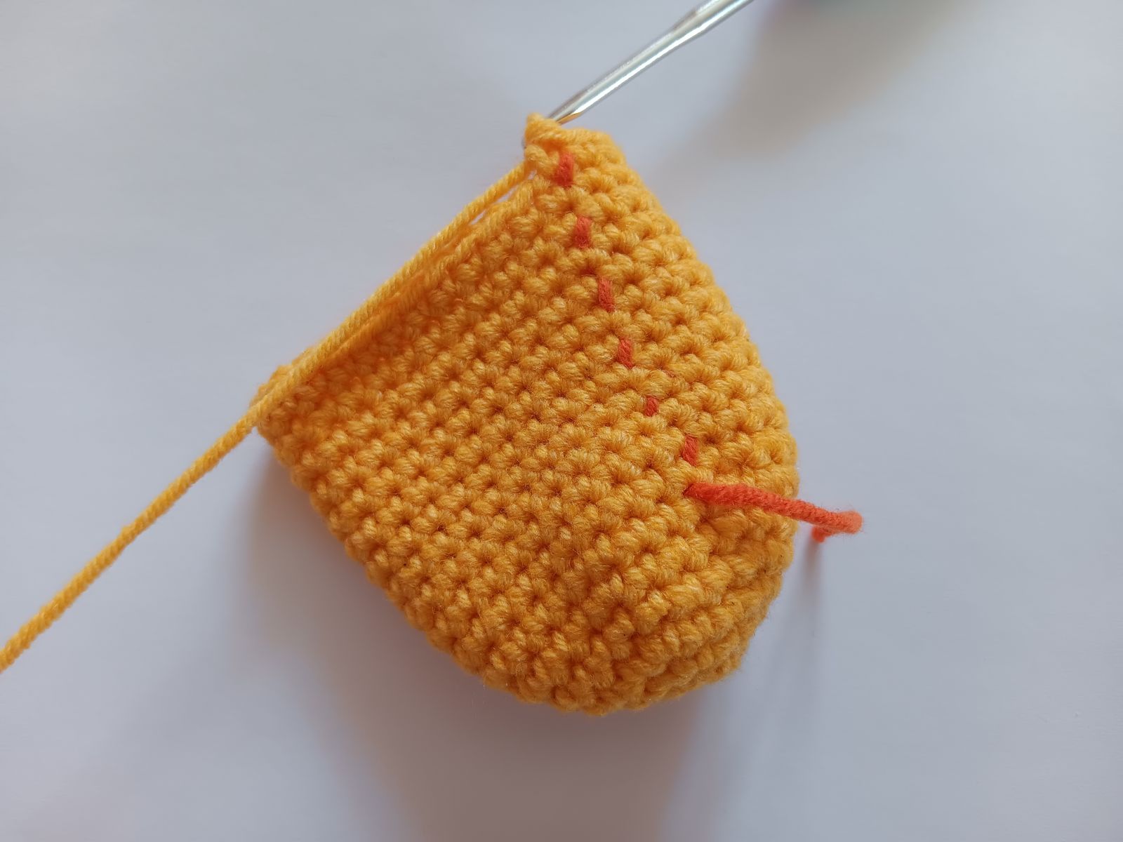 Blog-Inhaltsbild für 'Osterdeko Kostenlose Häkelanleitung für Hase'