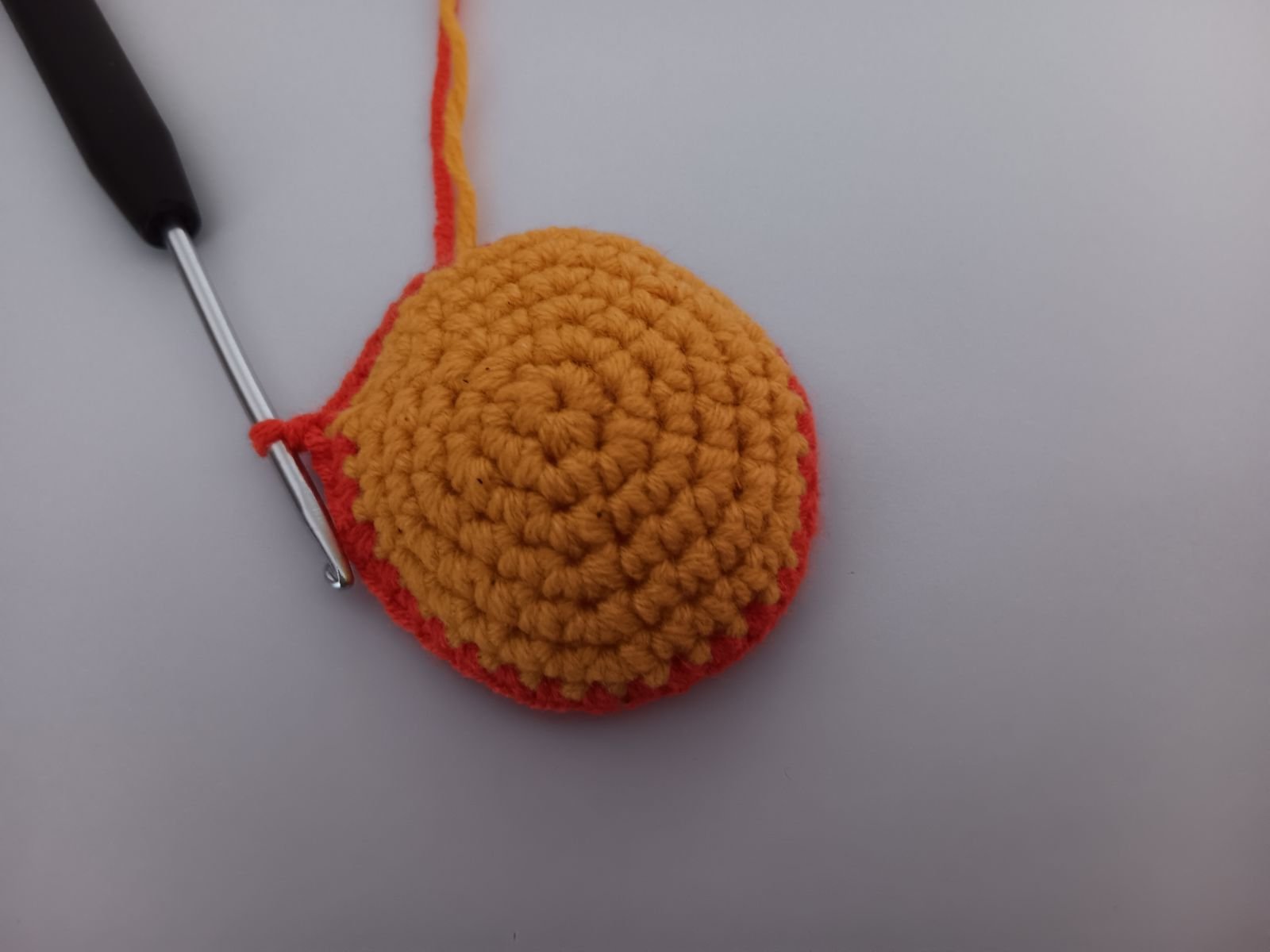 Blog-Inhaltsbild für 'Taschenbaumler häkeln. Kostenlose Anleitung'