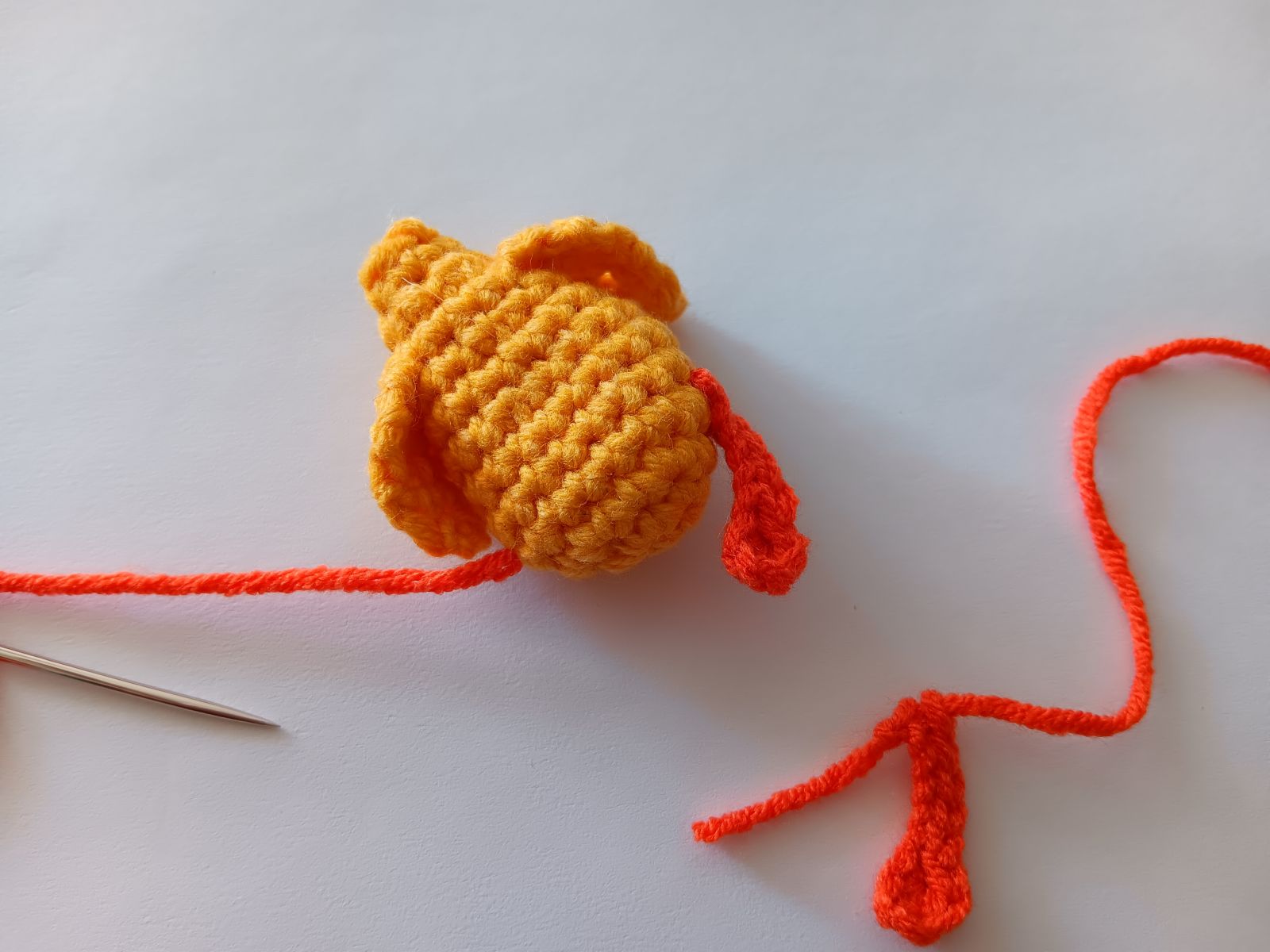 Blog-Inhaltsbild für 'Handytasche Häschen häkeln. Kostenlose Häkelanleitung'