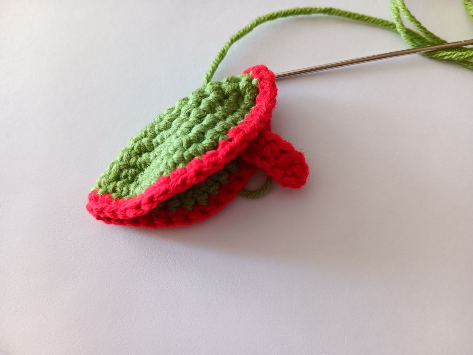 Blog-Inhaltsbild für 'Taschenbaumler häkeln. Kostenlose Anleitung'