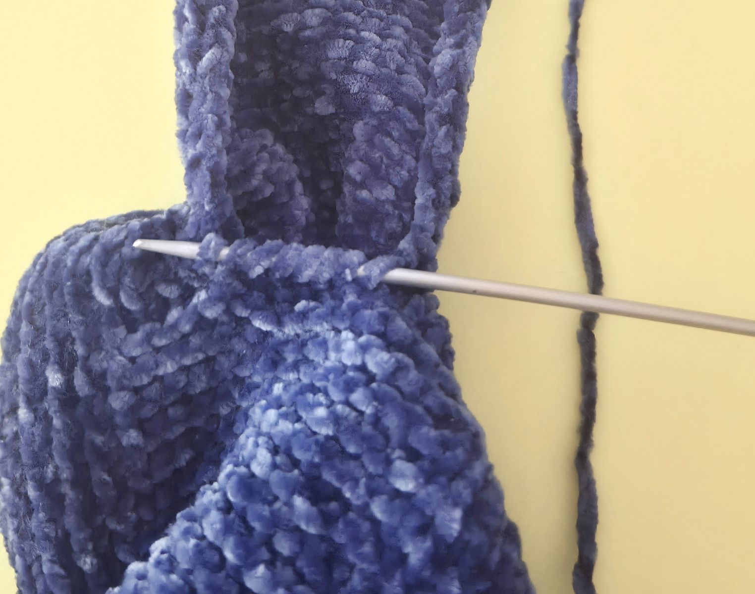 Blog-Inhaltsbild für 'Overall Baby Hai stricken'