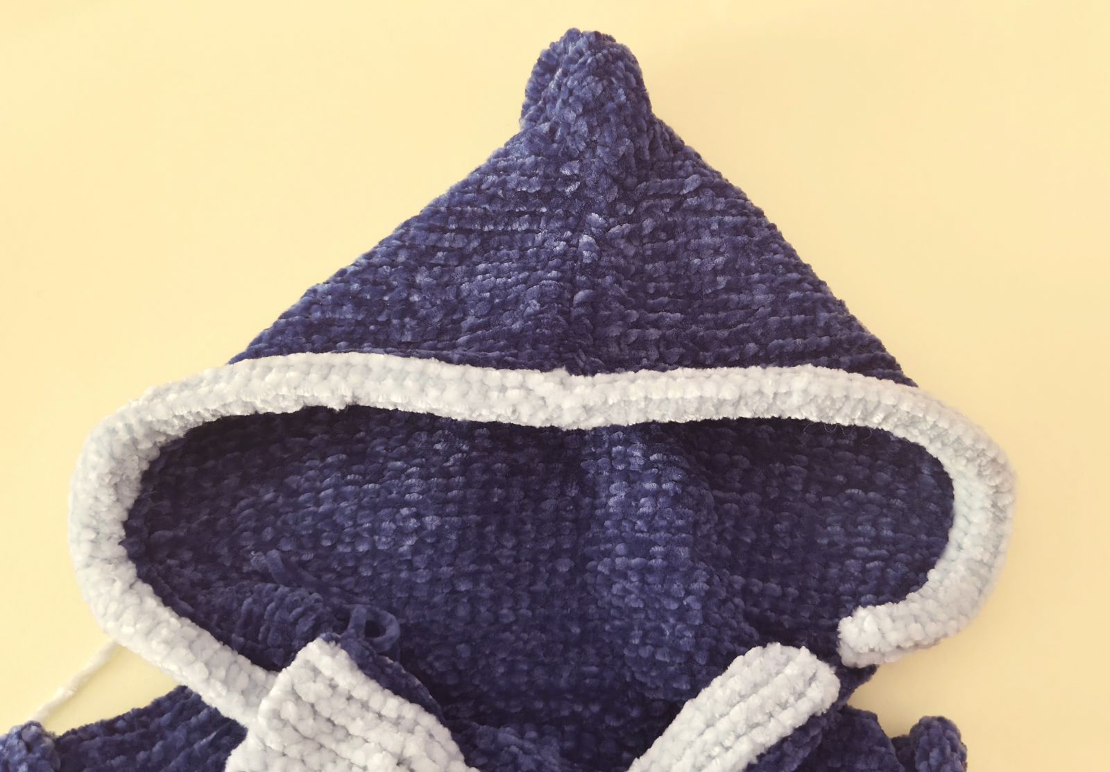 Blog-Inhaltsbild für 'Overall Baby Hai stricken'
